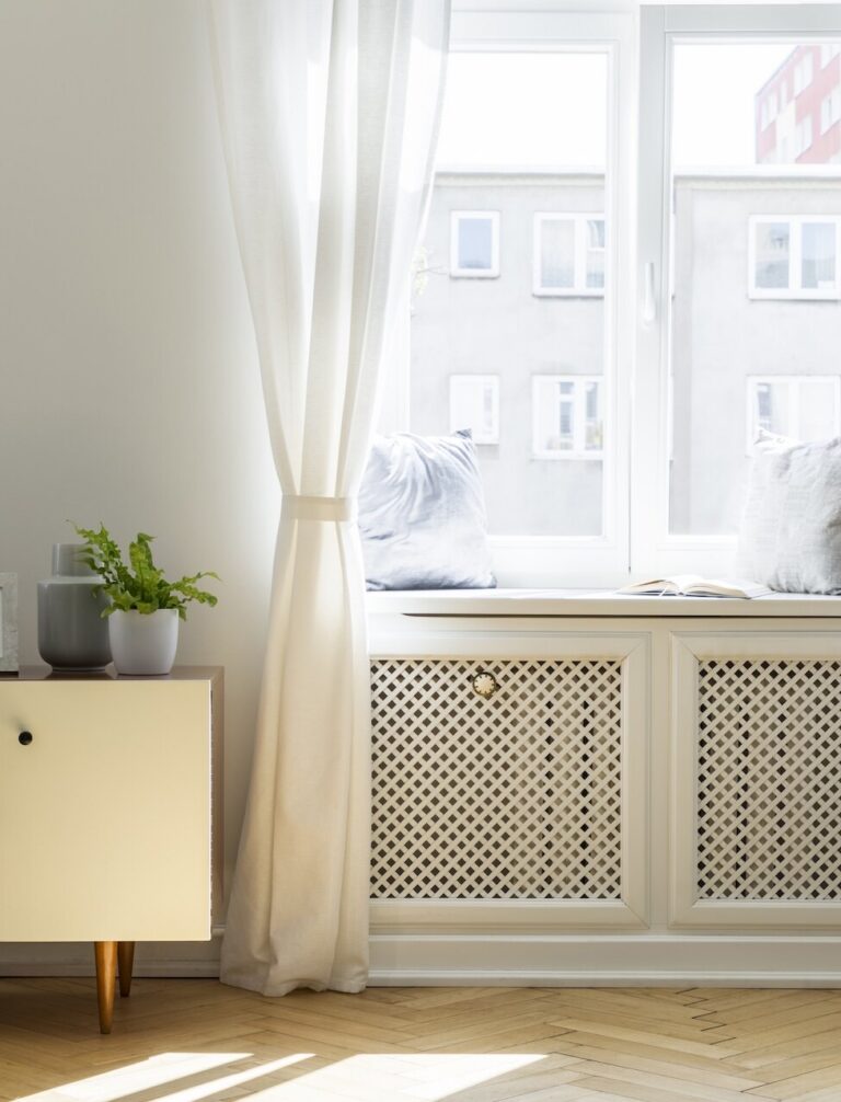 Osłona na kaloryfer – zrób to sam. Pomysł na ukrycie kaloryfera