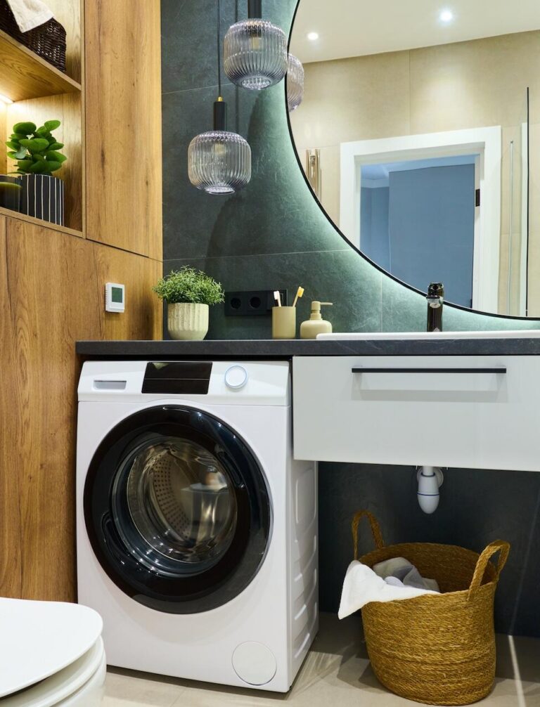 Pralka pod blatem i umywalka nablatowa – jak dopasować? Poradnik