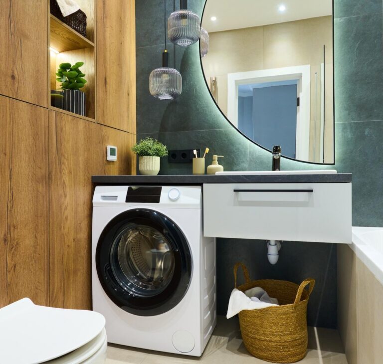 Pralka pod blatem i umywalka nablatowa – jak dopasować? Poradnik
