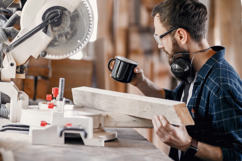 stół warsztatowy samoróbka - docięcie desek 