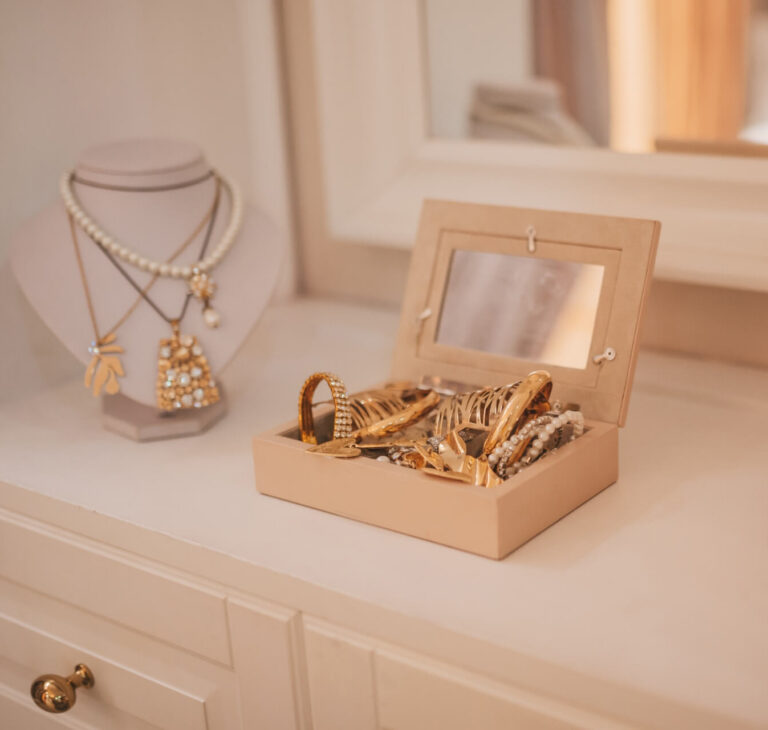 Jak przechowywać biżuterię? Praktyczny poradnik